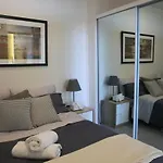 Adelaide Cbd Bluebird Apartment