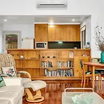Time And Tide Hideaway - A Spacious Beachside Escape