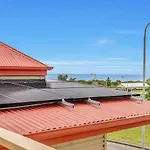 The Seaside Loft - A Breezy Beachside Lifestyle