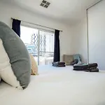 Nirvana On Gray - 2Br Staycation Wifi