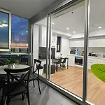 Cbd Penthouse View Apartment