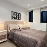 Cbd Penthouse View Apartment