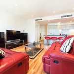 Stylish Home-Cbd Chinatown Gym City View