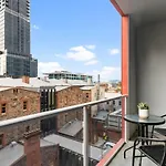 The Heart Of The Cbd - 2Br Modern Apt Wi-Fi