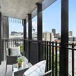 Amazing Cbd 2Br Apt - Walkable & Wi-Fi & Charm