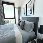 Cbd Stunning High Floor View - Free Parking Free Netflix Free Gym Free Pool Free Sauna Free Coffee