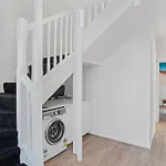 The Muse On Halifax Stylish Town House