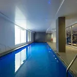City Apartment, Pool & Carpark