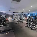 City Apartment, Pool & Carpark