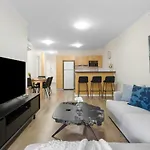 Hidden Gem Of Cbd - 3Br Apt-Free Parking-Wifi
