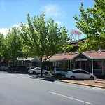 Adelaide Travellers Inn Backpackers Hostel