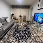 Adelaide Cbd Apartment - 3Br, 2Bath & Carpark