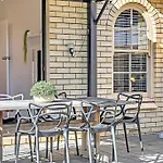 West Beach Hideaway - A Relaxed Coastal Locale