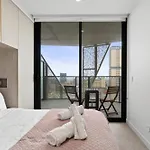 New Skyline View Luxury Apt Homey Heart Of Adl