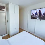 City Studio With Netflix Premium 4K And Memory Foam Bed