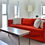 City Centre Apt - 3 Bed/Parking/Cbd/Wifi