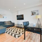 Luxury 2Br Serviced Apartment 1206 At The Rowlands