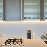 Serenity In The Sky - 2Br Apt In Rundle Mall