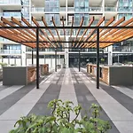 Stylish 1 Bedroom Cbd Apt-Pool-Gym-Sauna-Steam Room