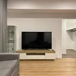 Luxury 3 Bedroom Apt With Pool-Gym-Sauna-Steam Room