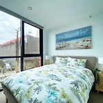 Stunning 2Br Apt @ Adelaide Cbd With Pool-Gym-Bbq