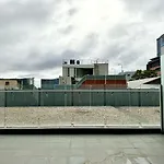 Morphett St Studio Retreat With Pool And Gym Access