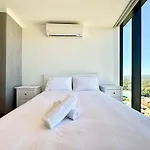 Beauty In The Sky - 2Br Apt With Amazing Views Of Rundle Mall