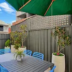 Colley\'S Nest - Family-Friendly Townhouse With Patio