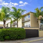Adelaide Dress Circle Apartments - Ward Street