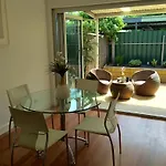 Chic Townhouse In North Adelaide