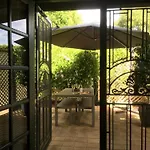 Wine And Roses Bed And Breakfast