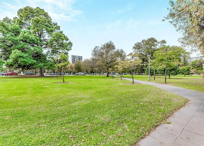 One Hurtle Square