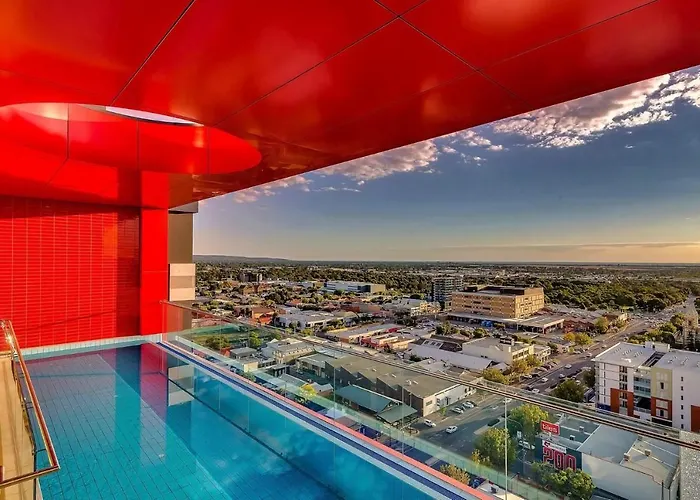 Isaac - The Cityscape View Apartment