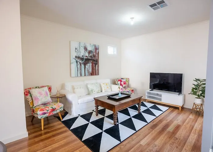 The Lane Of Lightsview - Relaxed Inner-City Living