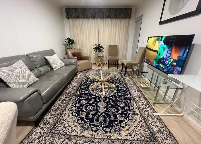 Adelaide Cbd Apartment - 3Br, 2Bath & Carpark