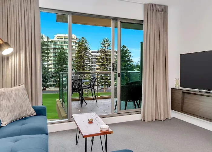 \'Bayside Pines\' Resort-Style Haven On Glenelg Beach