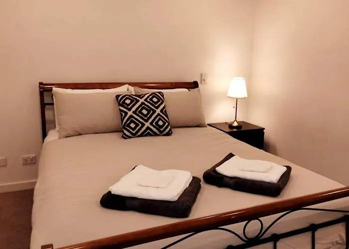 Unique Lvl 1 Apartment Morphett