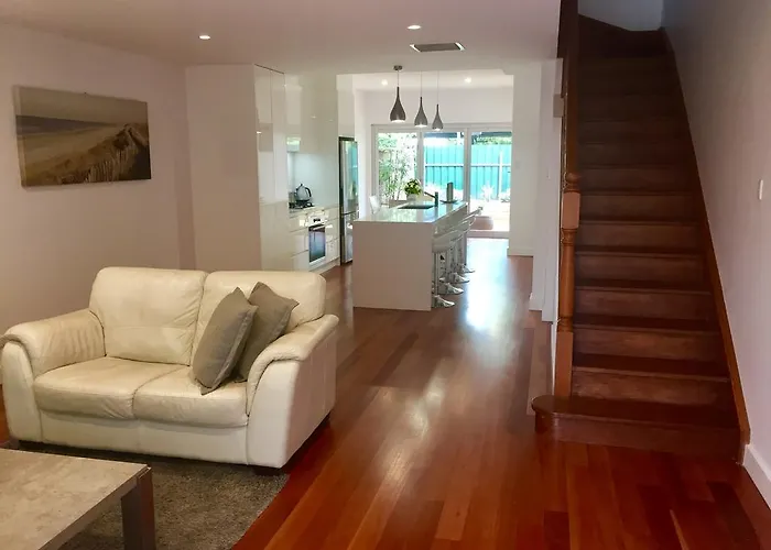 Chic Townhouse In North Adelaide