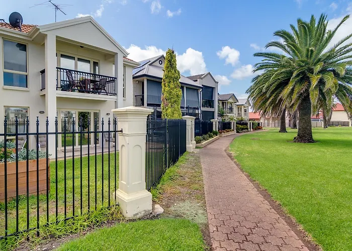 Port Adelaide Harbourside House