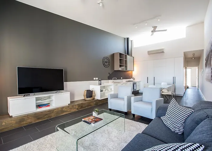 Magnificent Apartment + Free Car Park Near Cbd