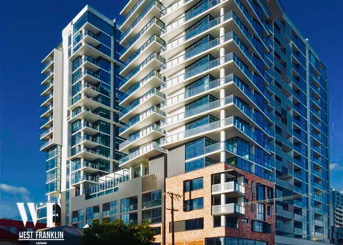 Resort Style Luxury City Apartment + Free Car Parking