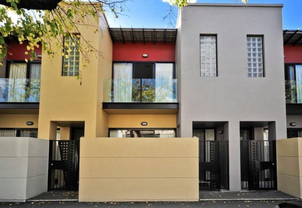 Rnr Serviced Apartment *