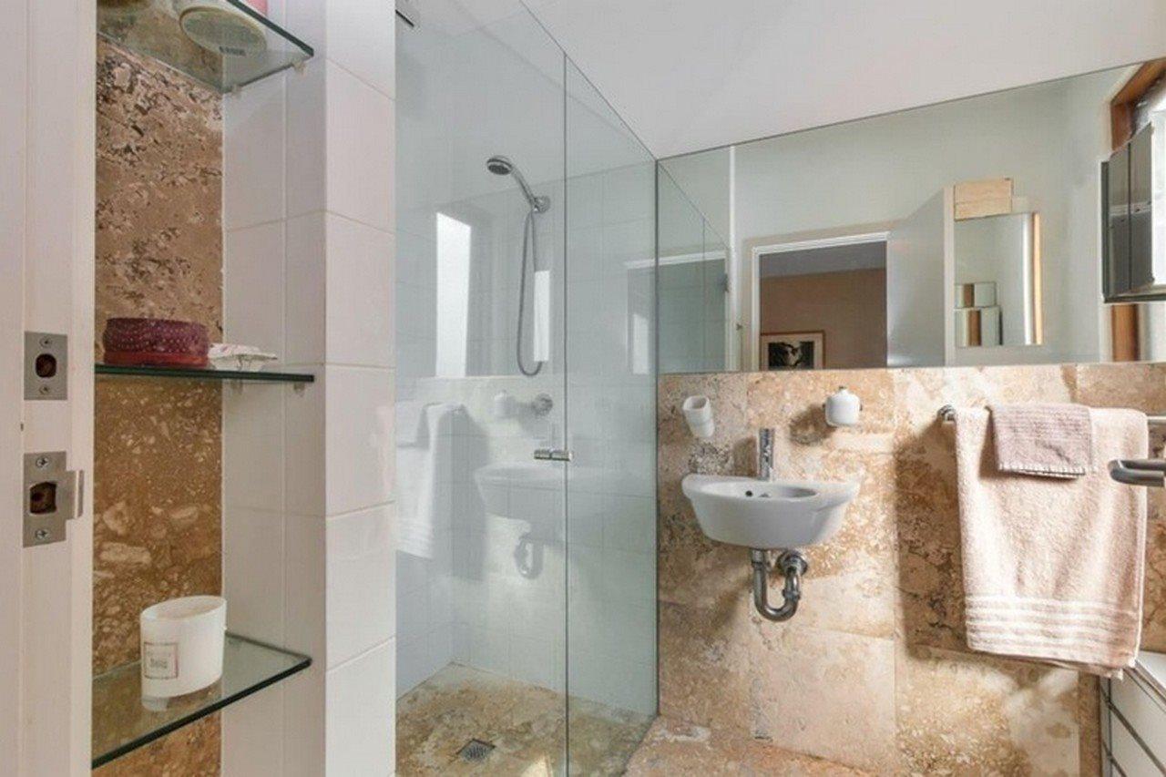 Contemporary Townhouse In Apartment Adelaide