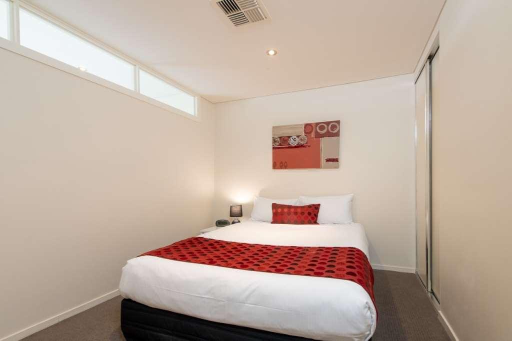 Mawson Lakes Hotel 4*