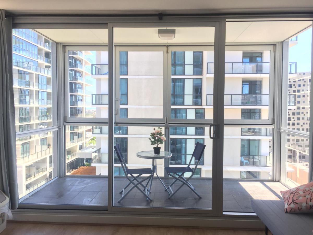 Cbd 1 Bedroom Apt. Free Car Park&swimming Pool &wifi Apartment *