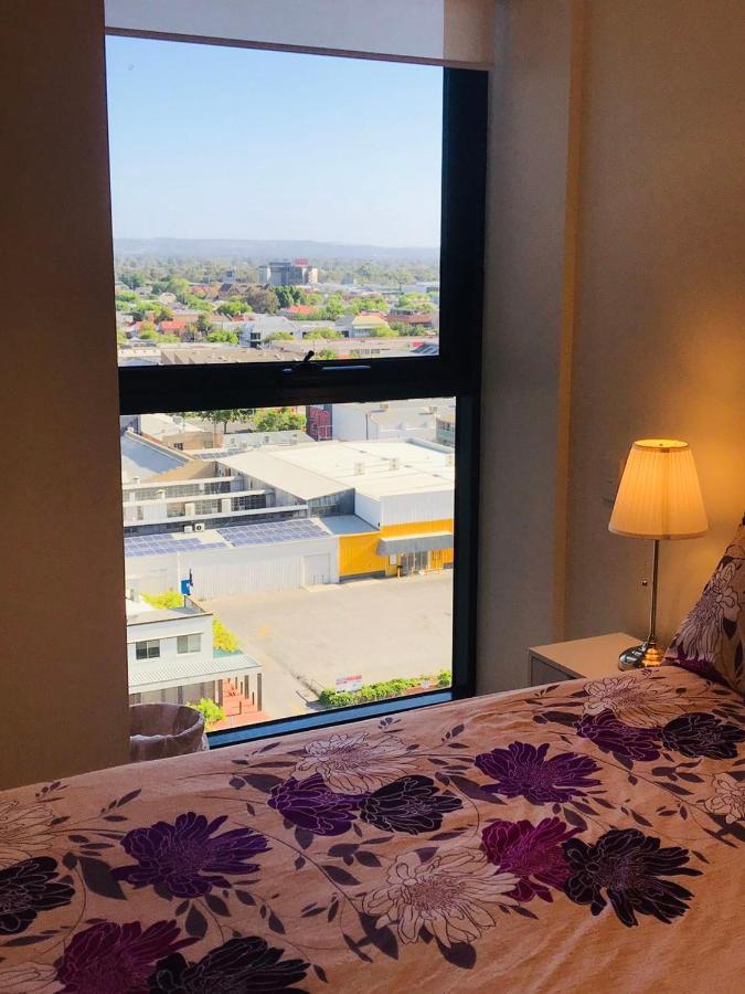 Cbd 1 Bedroom Apt. Free Car Park&swimming Pool &wifi Apartment *