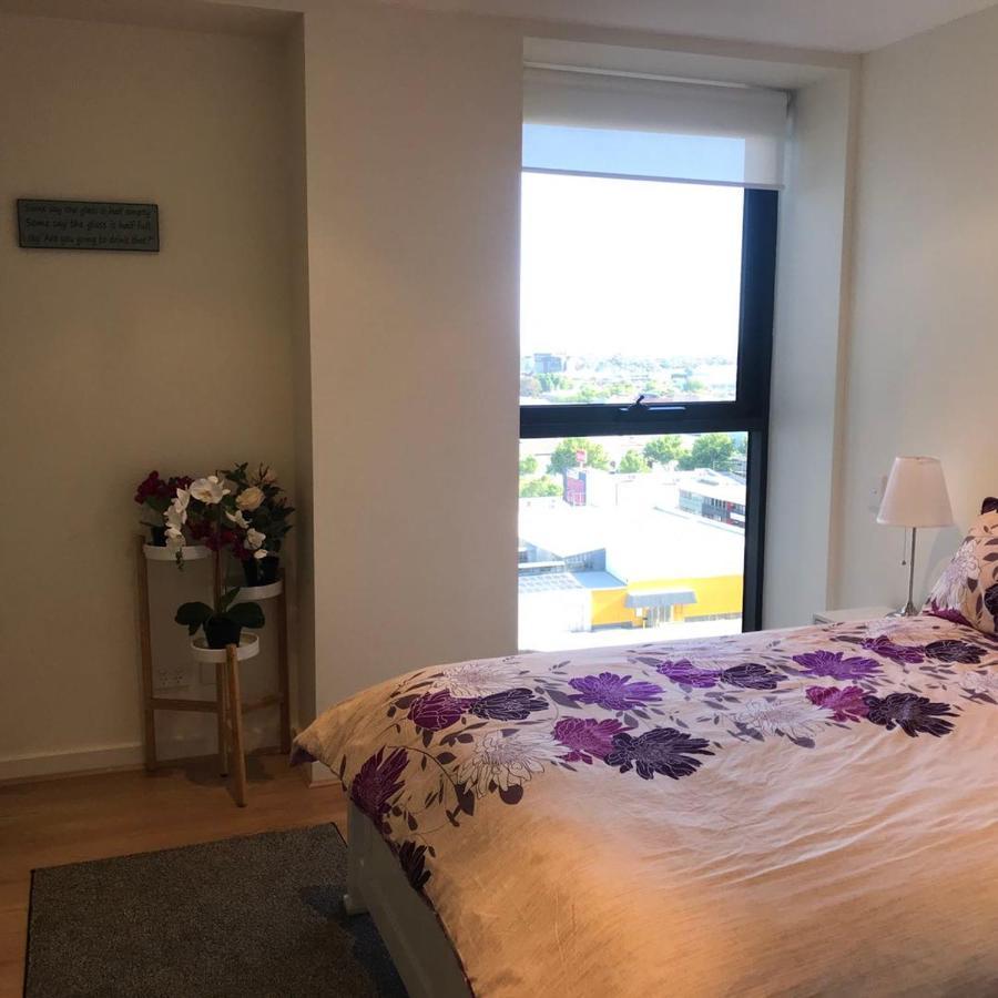 Cbd 1 Bedroom Apt. Free Car Park&swimming Pool &wifi Apartment *