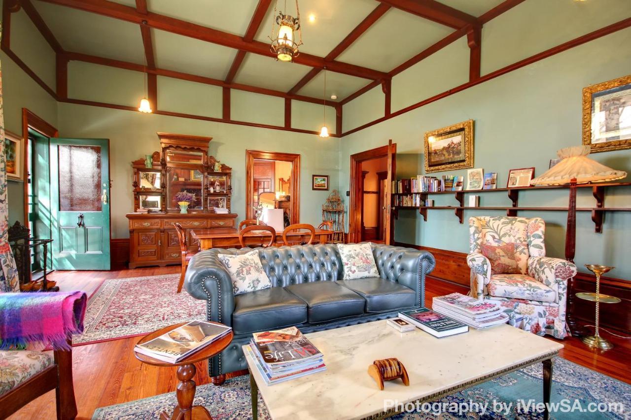 Buxton Manor Bed & Breakfast 4*