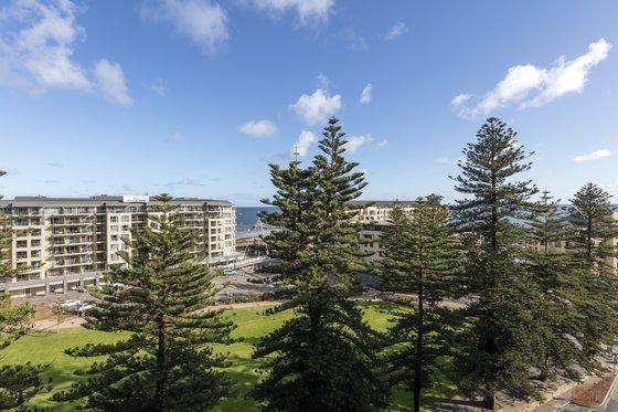 Oaks Glenelg Liberty Adelaide