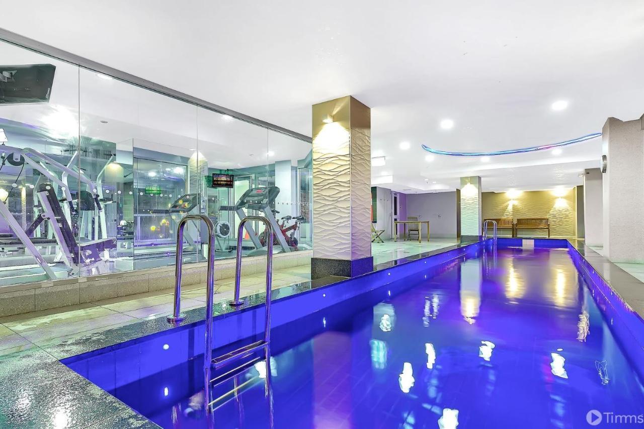 96 North Terrace Stylish Penthouse Apartment *